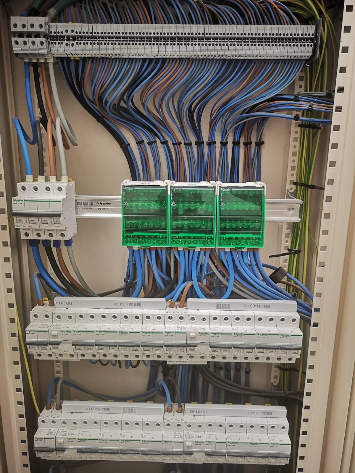 Instalación eléctrica profesional